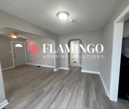 221 N Maple Ave in Fairborn, OH - Building Photo - Building Photo