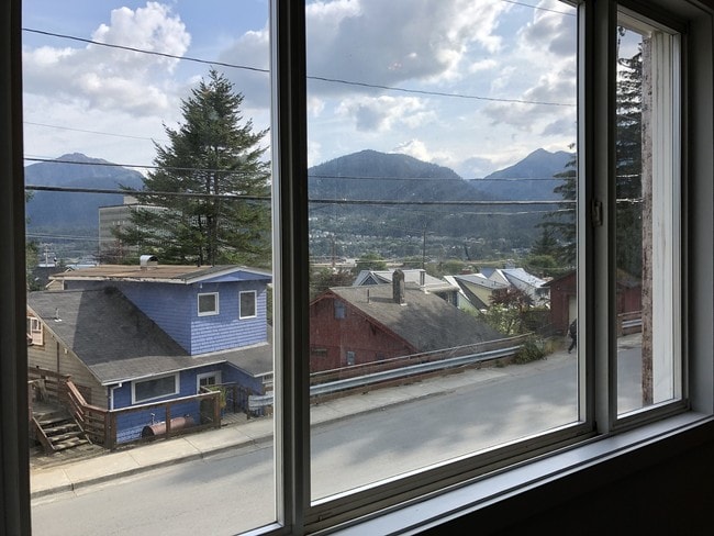350 Irwin St in Juneau, AK - Building Photo - Building Photo