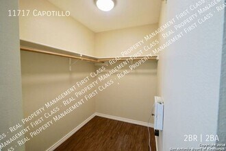 11717 Capotillo St in San Antonio, TX - Foto de edificio - Building Photo