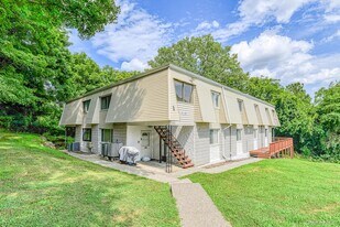 104 Baldwin Ln in Newburgh, NY - Building Photo