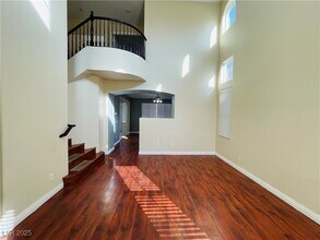 8822 Imperial Forest St in Las Vegas, NV - Building Photo - Building Photo