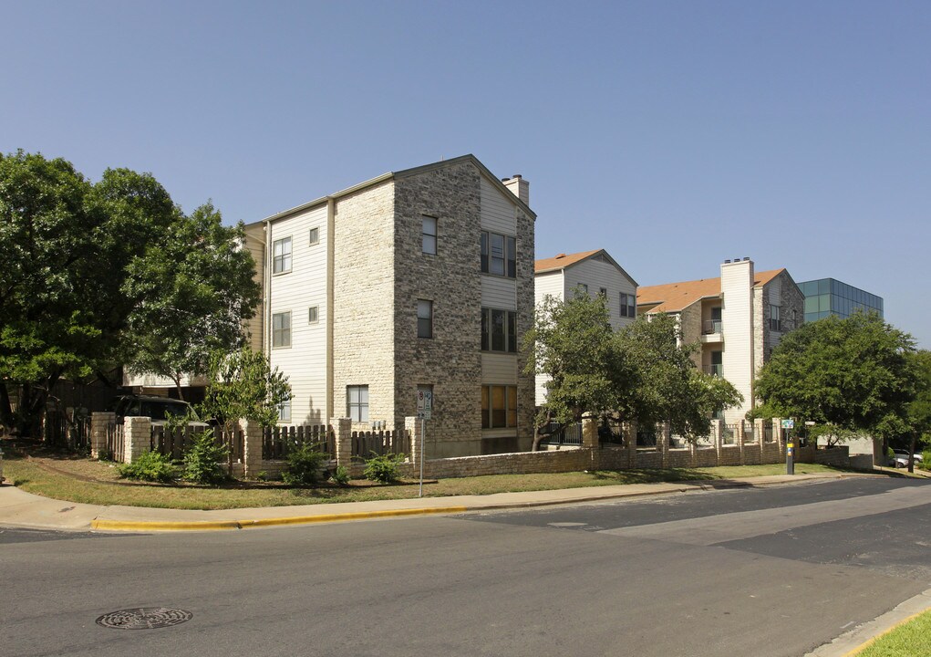 Winchester Condominiums in Austin, TX - Building Photo