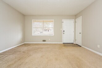 1303 Todiway Ct in Jonesboro, GA - Building Photo - Building Photo