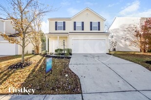 15607 Lakepoint Forest Dr in Charlotte, NC - Building Photo