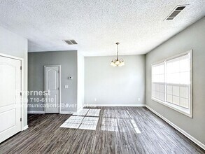 8624 Thomas Ln in Riverdale, GA - Building Photo - Building Photo