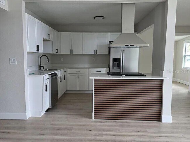 3128 Bay St in Sarasota, FL - Building Photo - Building Photo