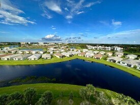 7260 Kinghurst Dr in Delray Beach, FL - Building Photo