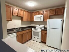 245 Main St, Unit 16 in Watertown, MA - Building Photo
