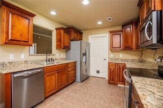 3746 W Brightwater Pl in Fayetteville, AR - Building Photo - Building Photo
