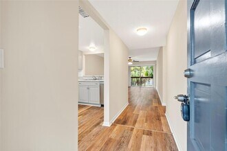 6336 Newtown Cir, Unit B3 in Tampa, FL - Building Photo - Building Photo