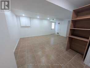 45 Mercer Crescent in Markham, ON - Building Photo - Building Photo