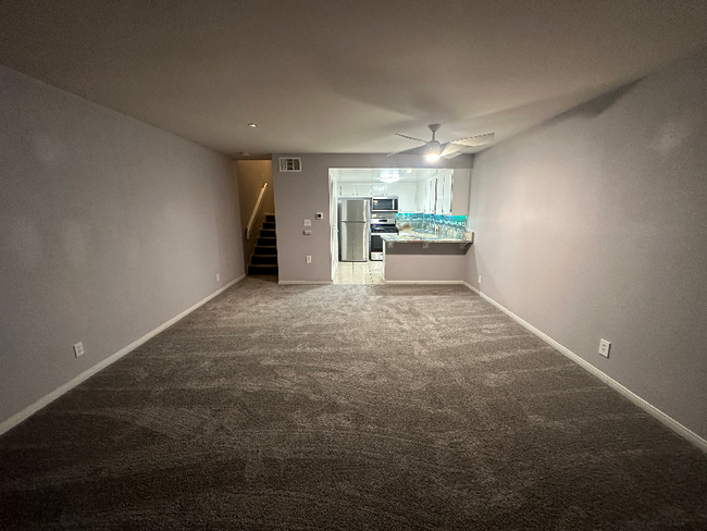 3050 S Bristol St in Santa Ana, CA - Building Photo - Building Photo