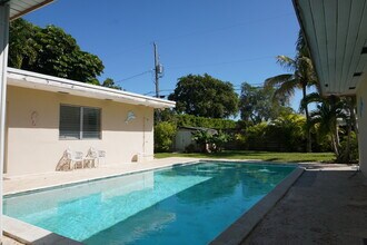 10911 NE 9th Ct, Unit Home in Bird Sanctuary in Biscayne Park, FL - Building Photo - Building Photo