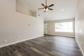 10010 W Calle Encorvada in Phoenix, AZ - Building Photo - Building Photo