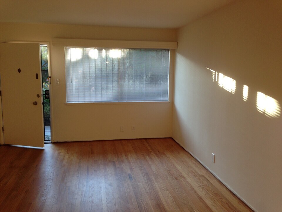 723 E 6th St in Long Beach, CA - Building Photo