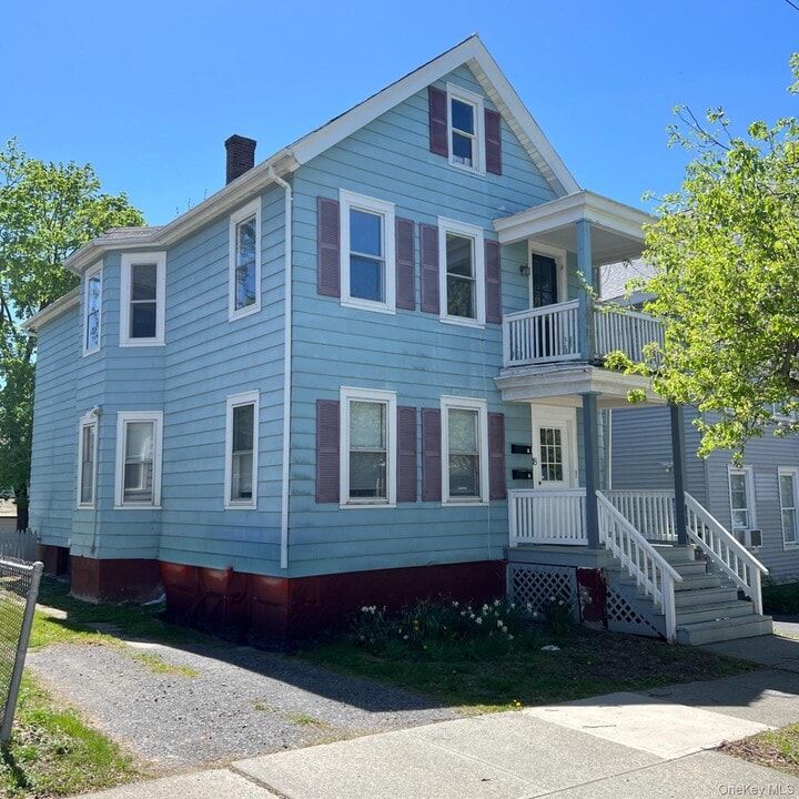 18 Franklin St in Poughkeepsie, NY - Building Photo