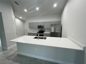 1421 Gleason Pkwy in Cape Coral, FL - Building Photo - Building Photo