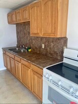 29 Maple St in Attleboro, MA - Building Photo