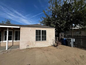 2947 E Grant Ave-Unit -102 in Fresno, CA - Building Photo - Building Photo