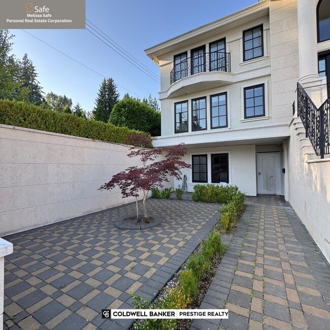property at 698 Westhyde Pl