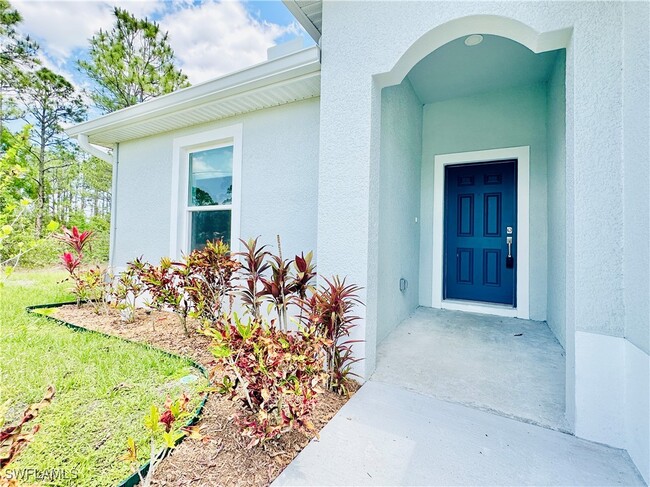 489 Lenox Ave in Lehigh Acres, FL - Building Photo - Building Photo