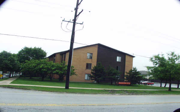 Pheasant Ridge Apartment in Orland Hills, IL - Building Photo