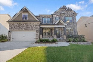 130 Logan Pass Dr in Loganville, GA - Building Photo