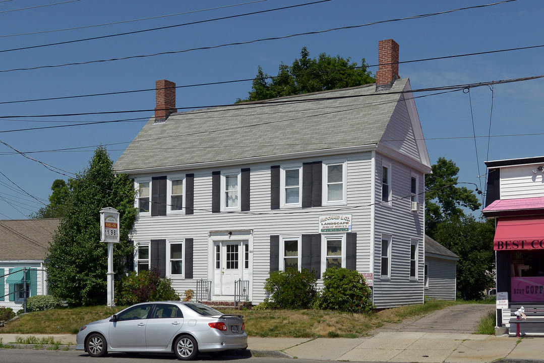 558 Washington St in Abington, MA - Building Photo