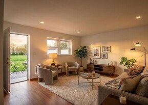 1018 Koelle Blvd in Secaucus, NJ - Building Photo