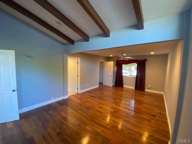 19751 Victory Blvd in Los Angeles, CA - Building Photo - Building Photo