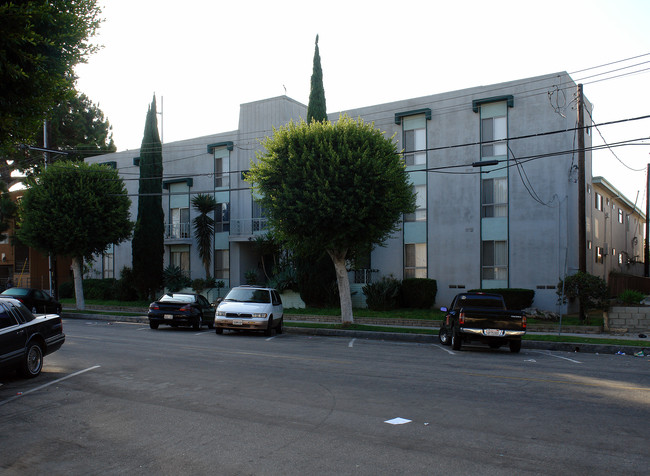 A7U in Inglewood, CA - Foto de edificio - Building Photo