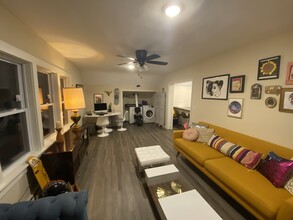 115 S Martha St, Unit 2 - Upper in Stillwater, MN - Foto de edificio - Building Photo