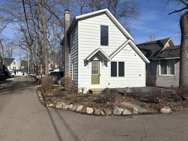 property at 2652 Snyder Dr