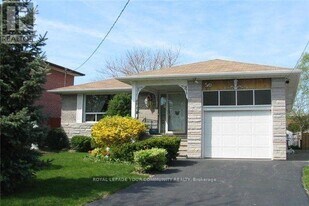 50 Araman Dr in Toronto, ON - Building Photo