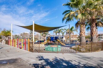 422 Topaz Terrace in Sunnyvale, CA - Building Photo - Building Photo