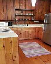 717 Spring Lake Rd in Red Hook, NY - Foto de edificio - Building Photo