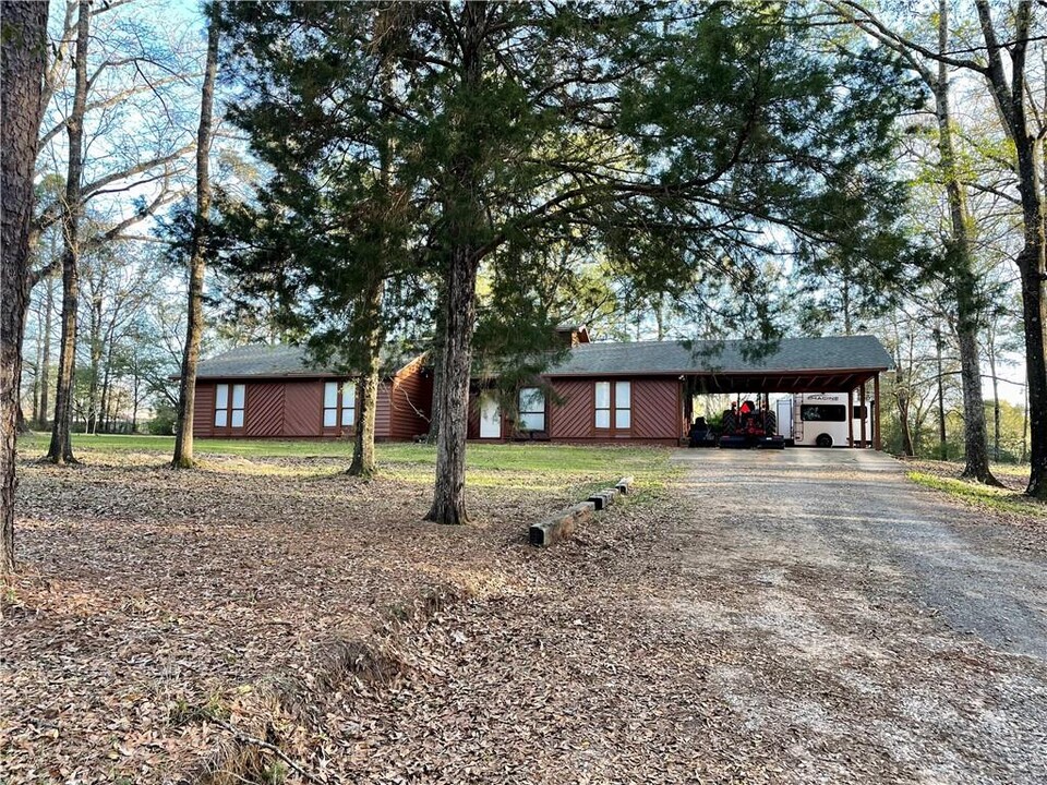 8231-8232 Maple Valley Rd S in Semmes, AL - Foto de edificio