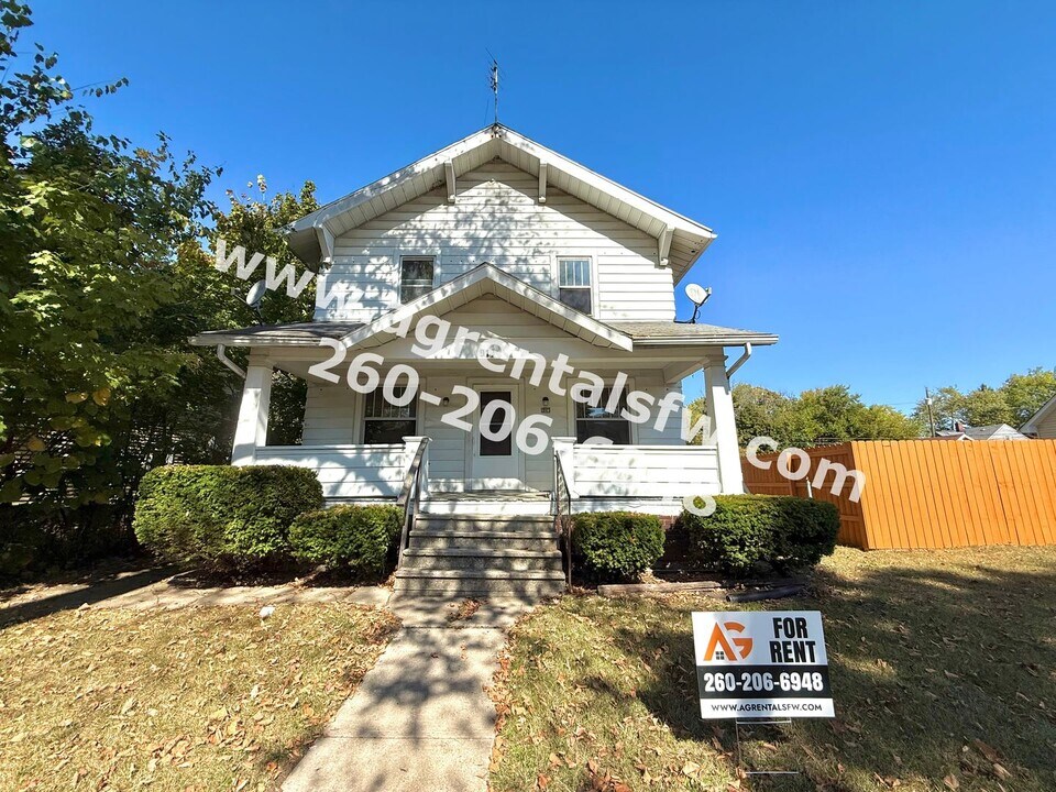 913 Hamilton Ave in Fort Wayne, IN - Building Photo