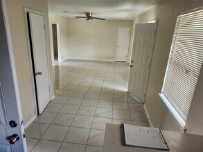 4610 Connorvale Rd in Houston, TX - Building Photo - Building Photo