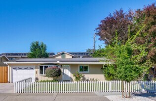 4728 Parkwest Dr in San Jose, CA - Building Photo