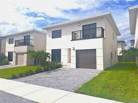 1373 NW 1st St in Florida City, FL - Building Photo