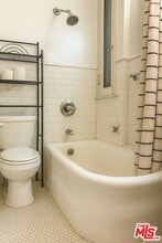 2121 James M Wood Blvd in Los Angeles, CA - Building Photo - Building Photo