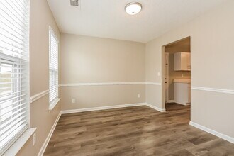 206 Mystic Ct in Canton, GA - Building Photo - Building Photo