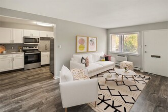 The Summit at Ridgewood Apartment and Townhomes in Fort Wayne, IN - Building Photo - Building Photo