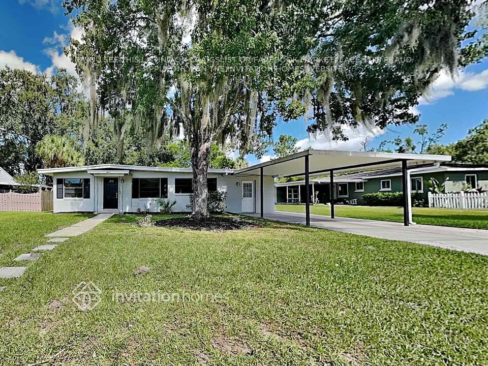 1821 Carrigan Ave in Winter Park, FL - Foto de edificio
