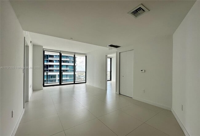 1300 S Miami Ave, Unit 4209 in Miami, FL - Building Photo - Building Photo