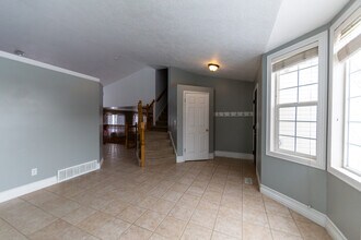 1038 N 2525 W in Layton, UT - Building Photo - Building Photo