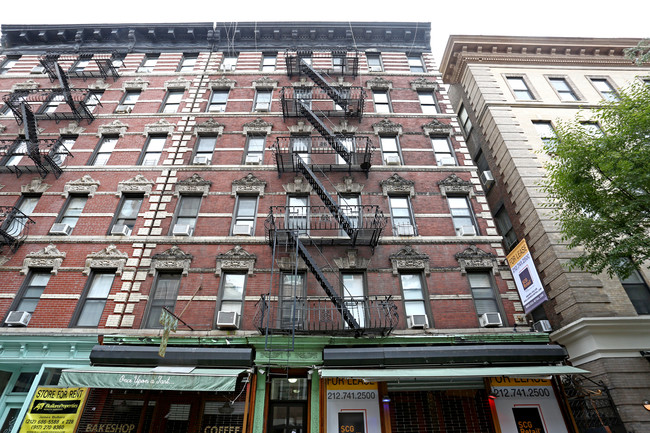 135 Sullivan St in New York, NY - Building Photo - Building Photo