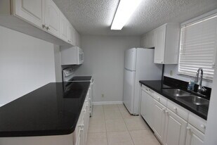 6300 La Costa Dr in Boca Raton, FL - Building Photo