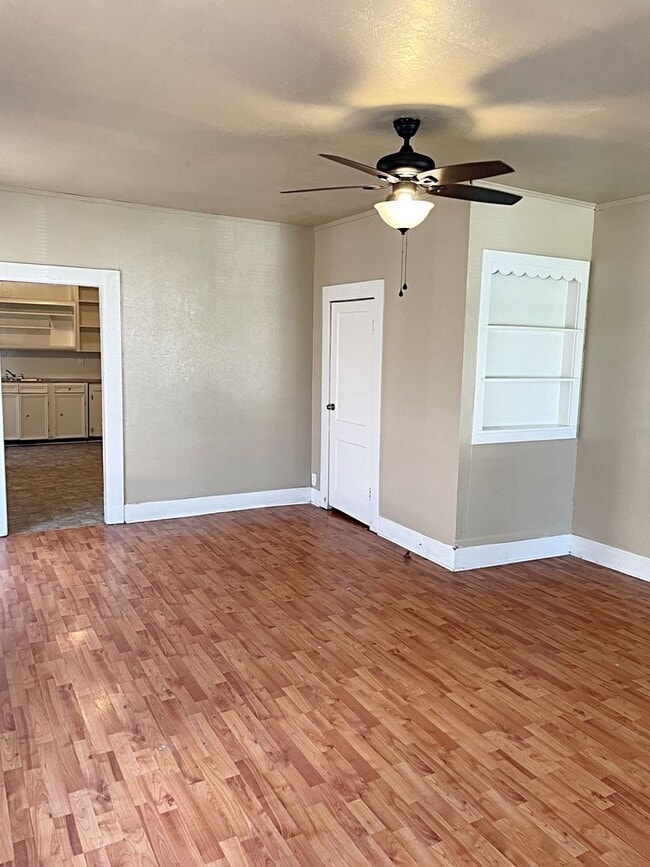 2048 Grand St in Beaumont, TX - Building Photo - Building Photo